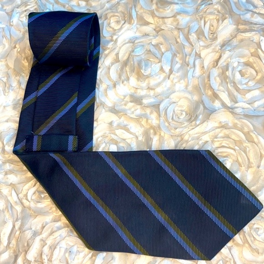 New Paul Stuart silk blue and green stripe tie